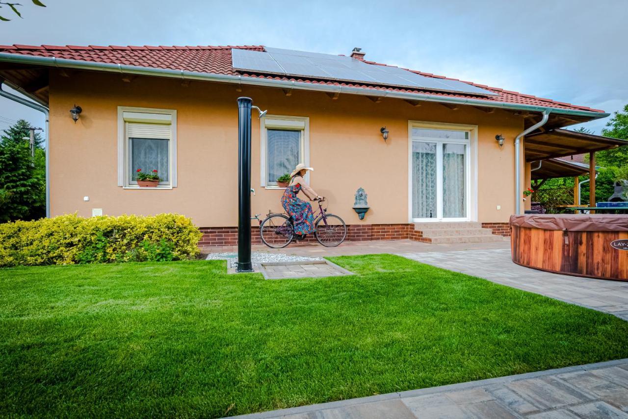 Sunny Garden Pihenohaz Villa Сиофок Екстериор снимка